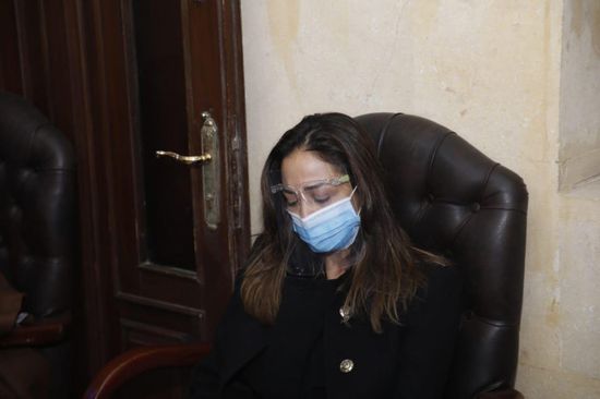 بكاء داليا البحيري في عزاء والدها (صور)