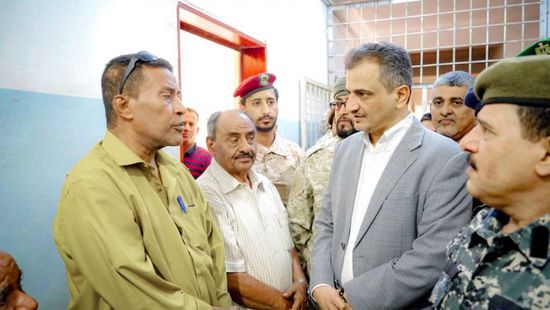 زار "الجوازات" و"الأحوال المدنية".. لملس يوجه بإعداد سجل مدني إلكتروني