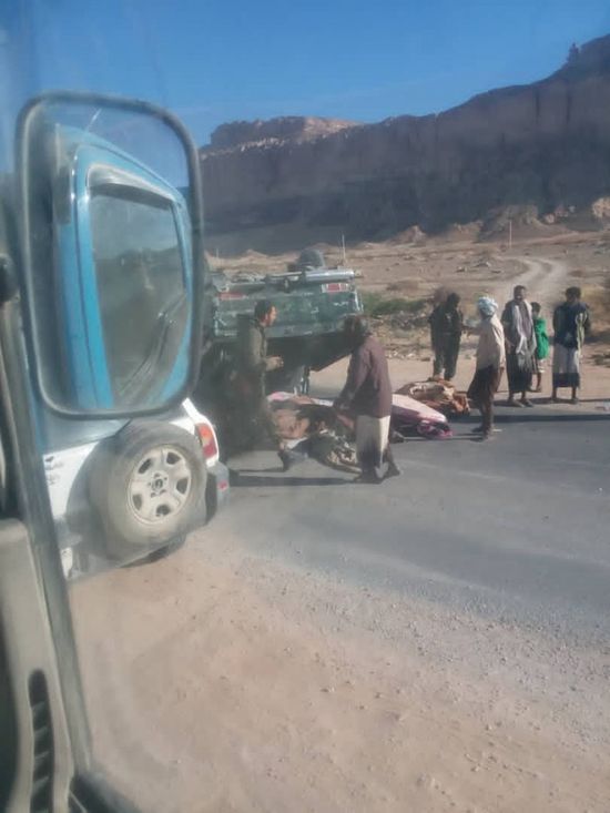 انقلاب طقم عسكري إخواني بالمدخل الشرقي لـ عتق