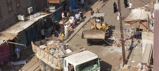 إزالة الاستحداثات بشارع الذهب في الشيخ عثمان (صور)