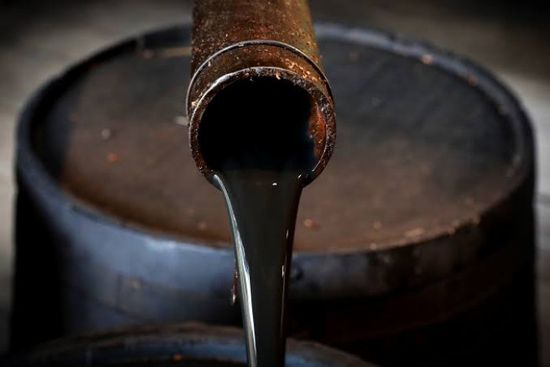  النفط ينخفض 0.4 %.. برنت يسجل 50.55 دولار ًا للبرميل