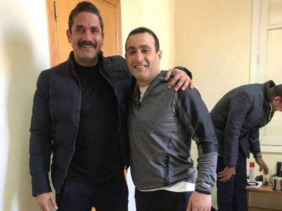 أحمد السقا ينشر صورته مع أمير كرارة من كواليس "نسل الأغراب"
