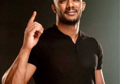 بعد التحقيق معه.. محمد رمضان يلعب كرة القدم داخل نقابة الممثلين (فيديو)