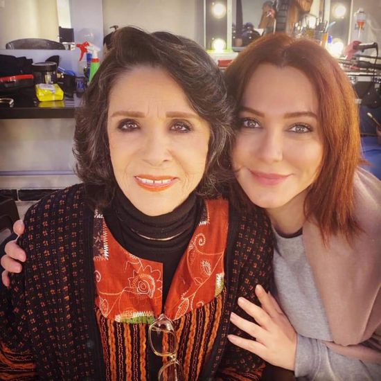 سلاف فواخرجي ترحب بـ سامية الجزائري بعد انضمامها لمسلسل "الكندوش"