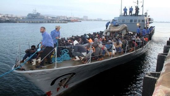  خفر السواحل الليبي ينجح في إيقاف أكثر من 120 مهاجراً إلى أوروبا