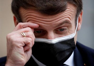 بعد إصابته بكورونا.. ماكرون يتعهد بالدفاع عن عمال الإغاثة