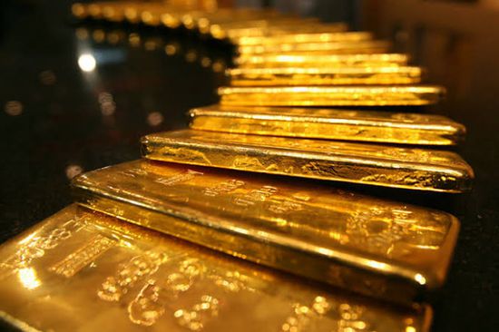  الذهب يفقد 0.1 % من بريقه بفعل انتعاش الدولار.. الأوقية تسجل 1884.41 دولارًا