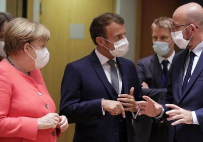  7 مسؤولين أوروبيين يدخلون الحجر الصحي بعد اختلاطهم بماكرون