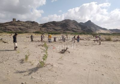 يحتاجون لسد.. مزارعو الدرجاج يبنون قناة رأس حسين