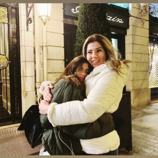رانيا فريد شوقي بصحبة ابنتها في أحدث ظهور
