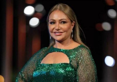 ليلى علوي تهنئ نيللي كريم بعيد ميلادها