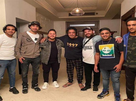 أول ظهور لـ محمد منير بعد وعكته الصحية