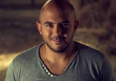 من دبي.. محمود العسيلي يغني "في حتة تانية" (فيديو)