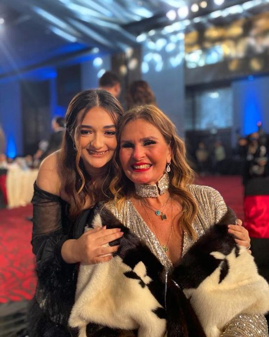 ملك أحمد زاهر عن يسرا :مثلي الأعلى 