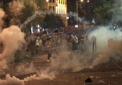 بيروت.. اشتباكات بين قوات الأمن وطلاب بسبب الرسوم الدراسية