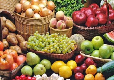 استقرار أسعار الخضروات والفواكه بأسواق عدن اليوم الأحد 