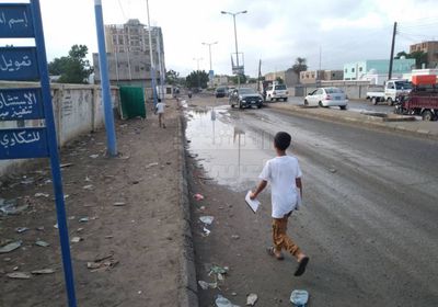 آيل للسقوط.. سور ملعب خنفر يتربص بأطفال جعار