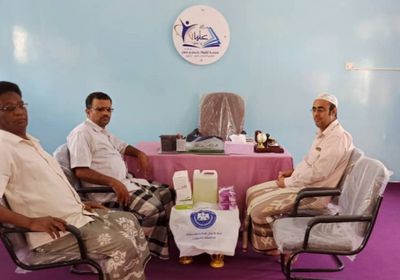 "الانتقالي" يخصص مستلزمات وقائية لطلاب "عثمان" بتريم