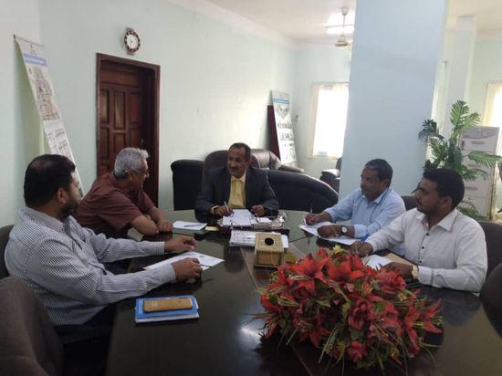 ترسية مشاريع خدمية على مقاولي ساحل حضرموت