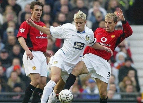 كيف كان تشكيل مانشستر يونايتد في آخر مواجهة ضد ليدز؟