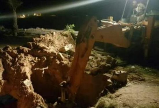 انفجار بخط مياه يُضعف عمليات الضخ بالمكلا