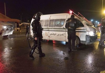 القوات التونسية تفرق مظاهرة لمحتجين بالغاز المسيل بالقصيرين 