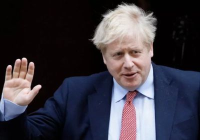 جونسون يرأس اجتماعًا لبحث حركة السفر الدولي