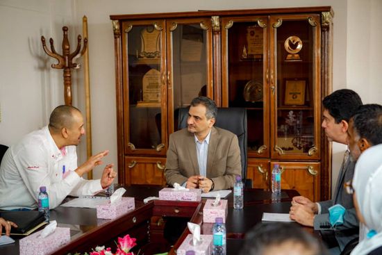 لملس يطلع على مستجدات مشروع تطوير مرافق مياه عدن