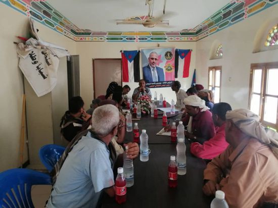 "انتقالي الحبيلين" يشرف على توزيع المياه بالمدينة