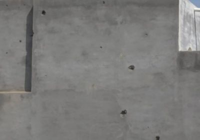 مليشيا الحوثي تفتح النيران على مساكن التحيتا