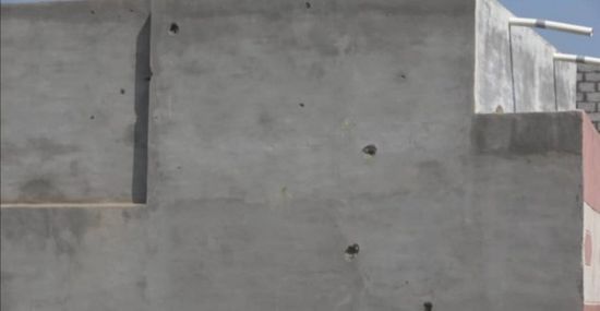 مليشيا الحوثي تفتح النيران على مساكن التحيتا