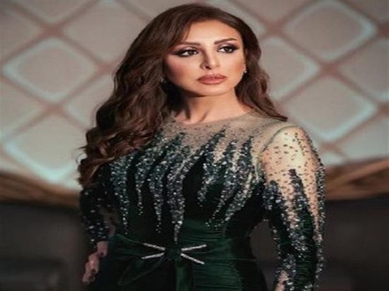 أنغام تنفي إصابتها بفيروس كورونا بعد إصابة مديرة أعمالها راندا رياض