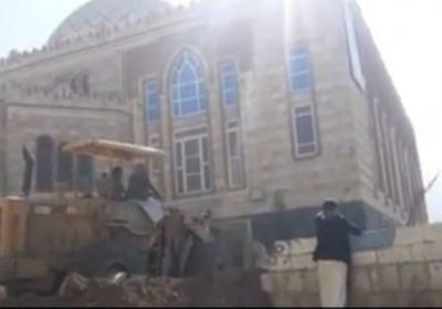 "عكاظ": مليشيا الحوثي تستولي على 20 مسجدًا بصنعاء