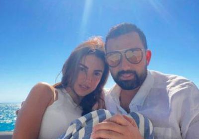 درة بصحبة زوجها على متن يخت (صورة)