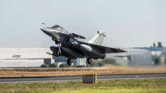 فرنسا تُرسل طائرات حربية إلى أفريقيا الوسطى لتأمين الانتخابات