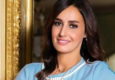 "أغلى الناس".. حلا شيحة بصحبة والدها في ظهور جديد