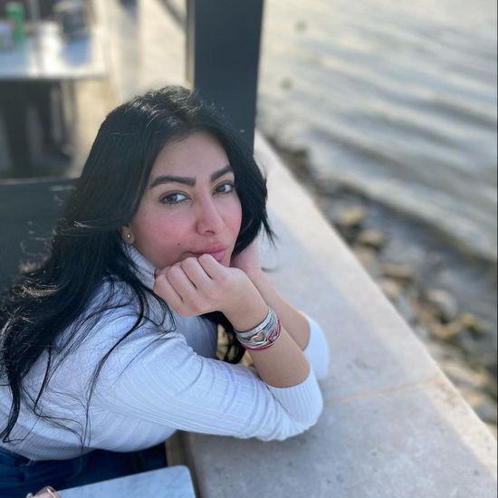 ميريهان حسين تغني لسيمون (فيديو)