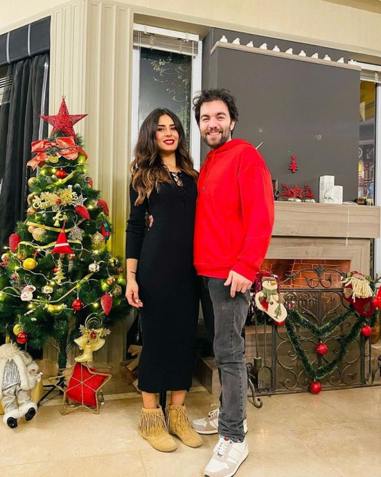 بالصور.. شريف رمزي وريهام أيمن يحتفلان بالكريسماس