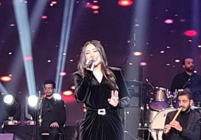 بوسي تتألق في أول حفل لها بعد عودتها لمصر (صور)