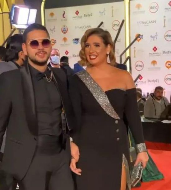 بعد شائعات ارتباطهما.. هنا شيحة تحتفل بعيد ميلادها مع محمود شاهين (فيديو)