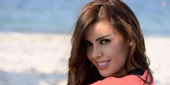 أماني السويسي تطرح "فوبيا" (فيديو)