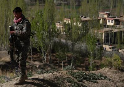 مصرع وإصابة 3 من عناصر الأمن الأفغاني في هجوم مسلح لحركة طالبان
