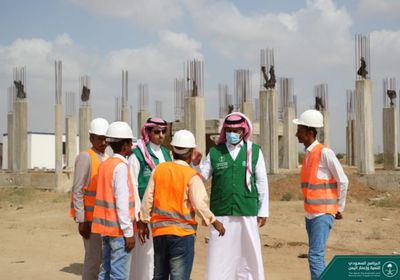 فريق "البرنامج السعودي" يتفقد مشاريعه التعليمية بحجة