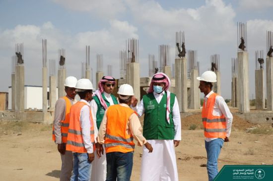 فريق "البرنامج السعودي" يتفقد مشاريعه التعليمية بحجة