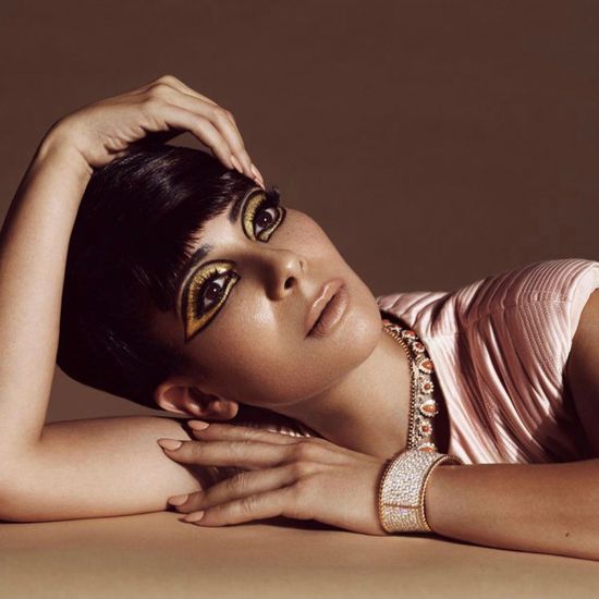 منى زكي بلوك غريب في أحدث جلسة تصوير (صور)