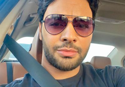 أحمد جمال يطلب من جمهوره الدعاء لوالدته بعد إصابتها بفيروس كورونا