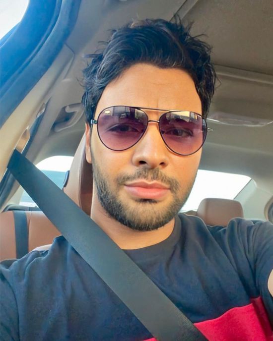 أحمد جمال يطلب من جمهوره الدعاء لوالدته بعد إصابتها بفيروس كورونا