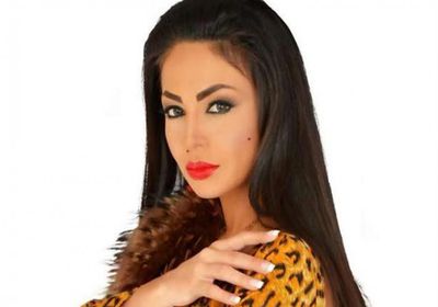 بالأحمر.. دوللي شاهين تخضع لجلسة تصوير جديدة