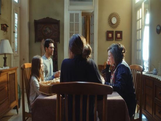 بعد طرحه في السينمات.. إلهام شاهين تروج لفيلم "حظر تجول"