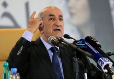  الرئيس الجزائري يصادق على وثيقة الدستور الجديد